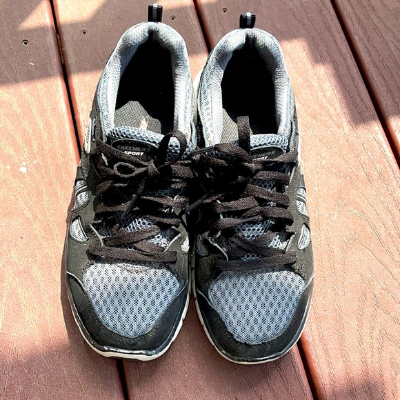 Skechers Shoes - 🔥Women’s Sneakers 👟